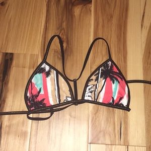 NWOT tropical triangle bikini top